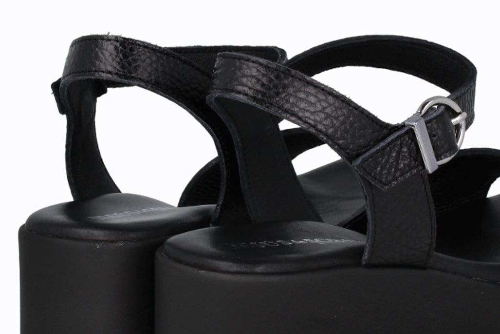 B6EL042 NEGRO